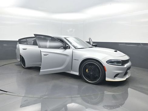 Used 2022 Dodge Charger R/T w/ Blacktop Package RWD image 39