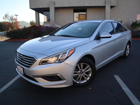 Used 2017 Hyundai Sonata SE image 13