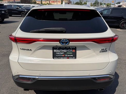 Used 2021 Toyota Venza XLE AWD/4WD image 6