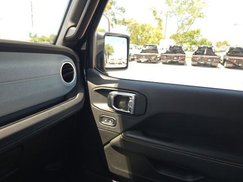 Used 2025 Jeep Wrangler Sahara w/ Safety Group image 15