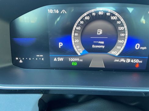 Used 2025 Volkswagen Jetta SE image 40