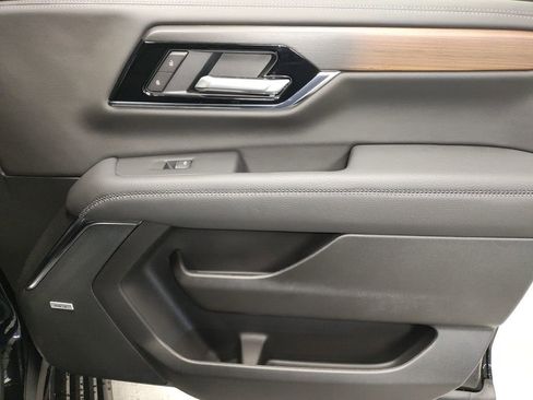 New 2026 GMC Yukon XL Denali w/ Sun & Power Step Package image 10