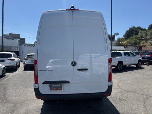 Used 2025 Mercedes-Benz Sprinter 2500 image 6