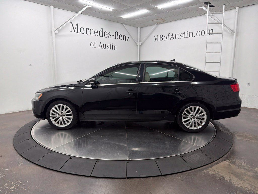 Used 2014 Volkswagen Jetta SEL FWD image 4