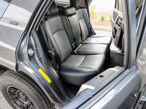 Used 2022 Toyota 4Runner SR5 Premium w/ Moonroof Package RWD image 41