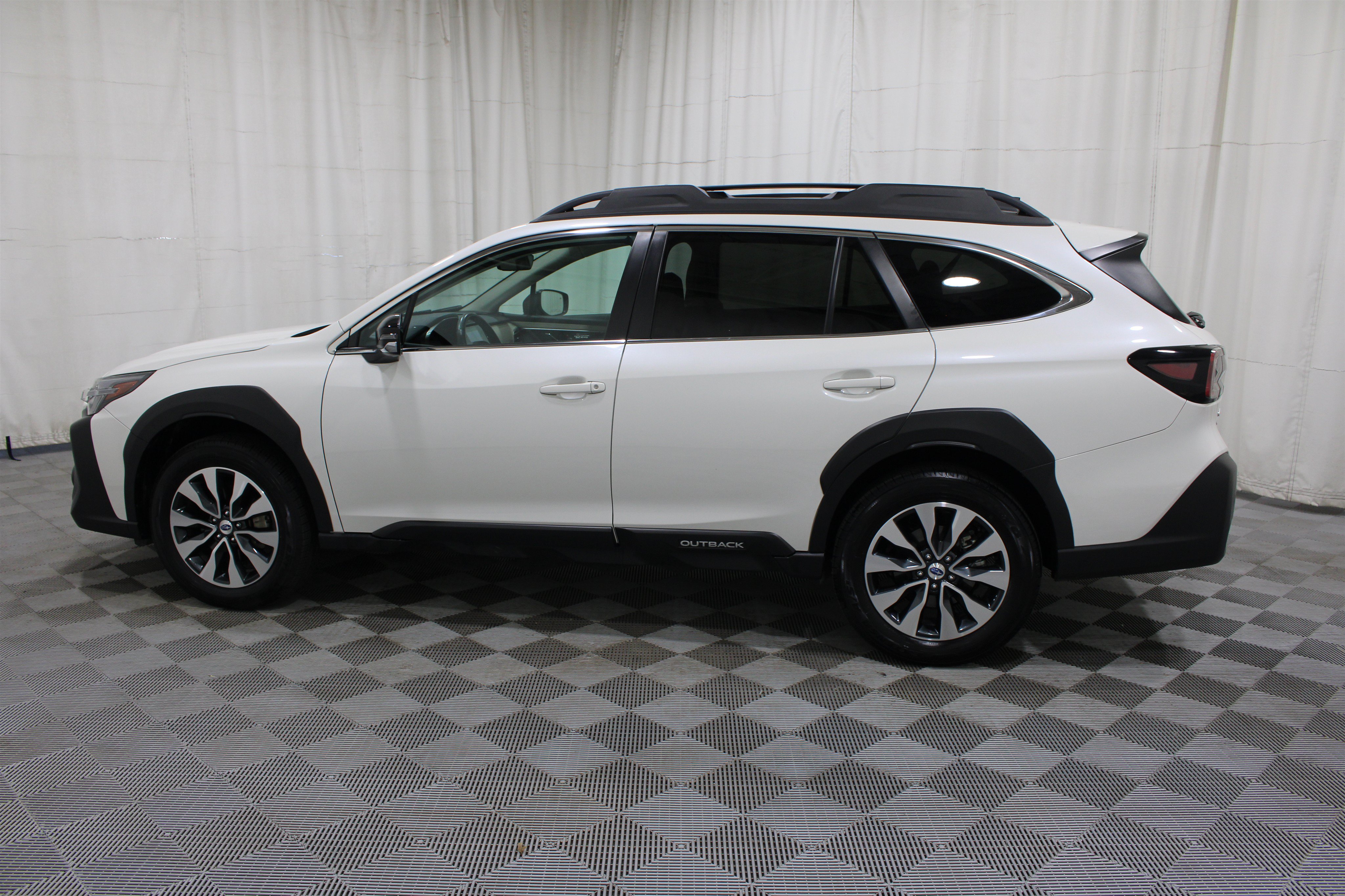 Used 2024 Subaru Outback Limited XT AWD/4WD image 33