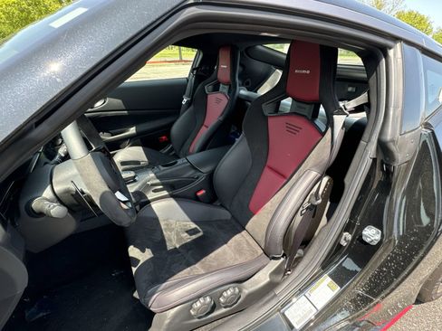 New 2024 Nissan Z Performance w/ Floor Mat Package RWD image 20