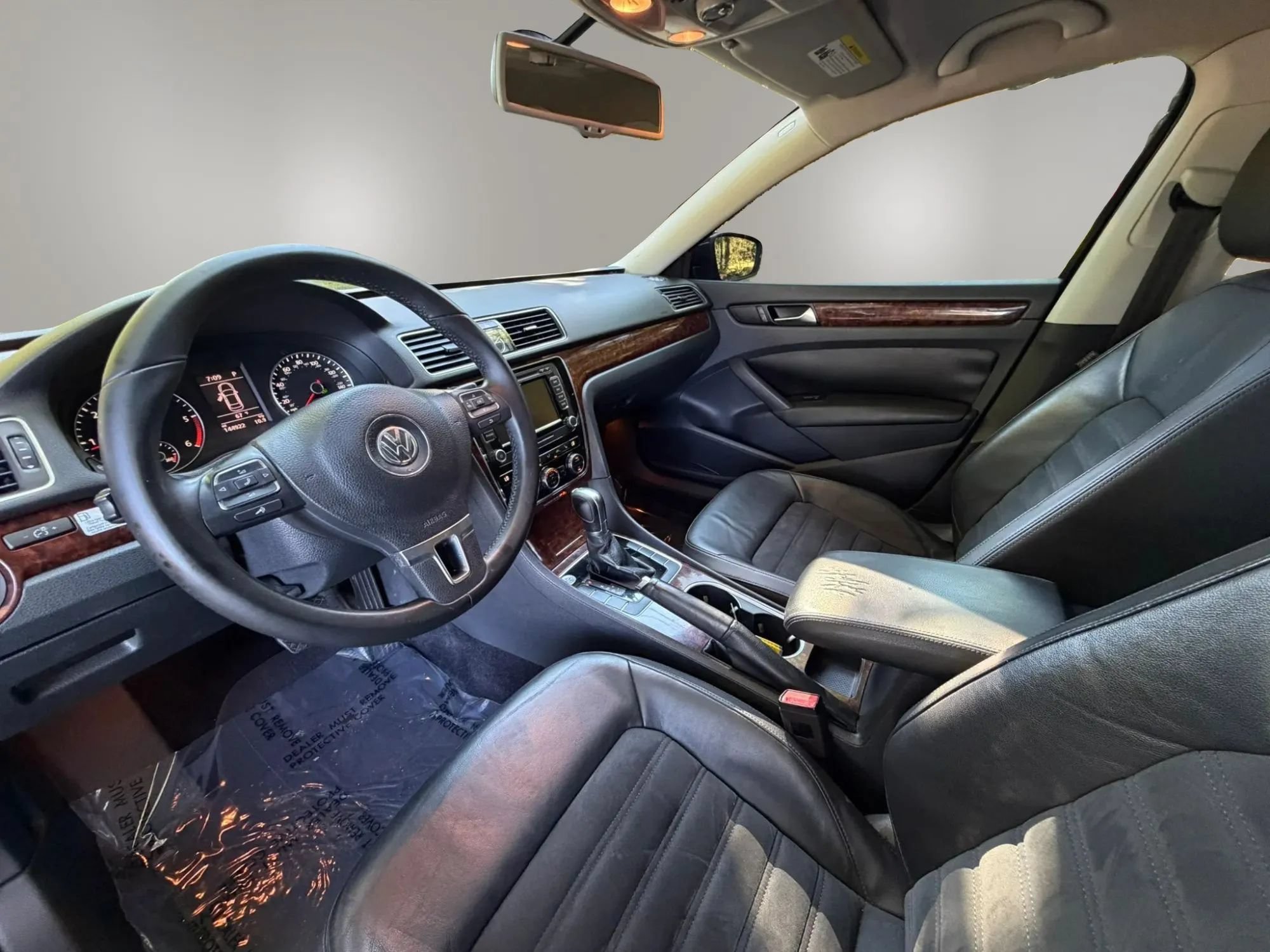 Used 2013 Volkswagen Passat TDI SEL Premium FWD image 14