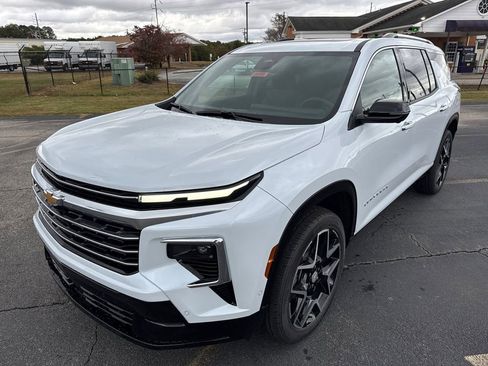New 2026 Chevrolet Traverse High Country w/ LPO, Floor Liner Package FWD image 2