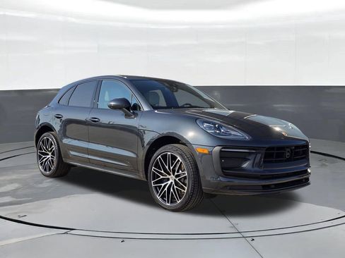 Used 2025 Porsche Macan AWD/4WD image 6