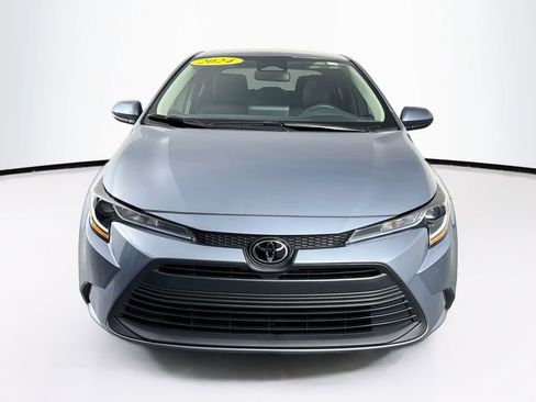 Used 2024 Toyota Corolla LE FWD image 2