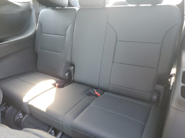 Used 2025 Chevrolet Traverse High Country FWD image 13