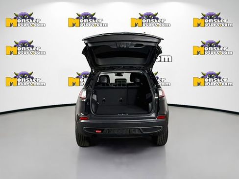 Used 2020 Jeep Cherokee Trailhawk AWD/4WD image 26