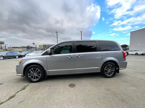 Used 2018 Dodge Grand Caravan SXT w/ Blacktop Package image 5