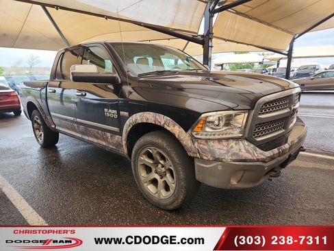 Used 2017 RAM 1500 Laramie w/ Convenience Group AWD/4WD image 3