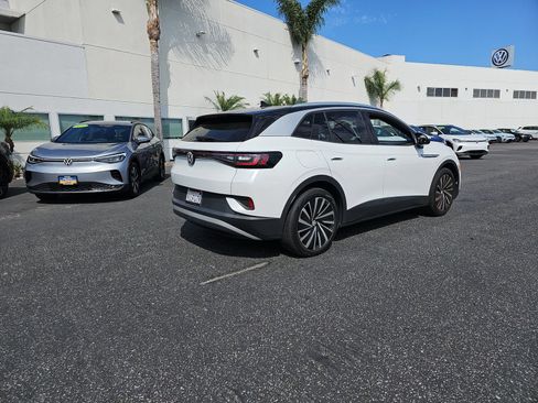 Used 2023 Volkswagen ID.4 Pro S Plus RWD image 5