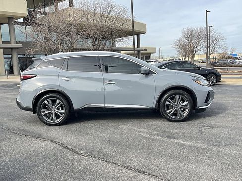 Used 2021 Nissan Murano Platinum w/ Cargo Package image 2