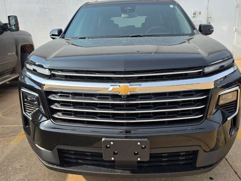 Used 2025 Chevrolet Traverse LT FWD image 20