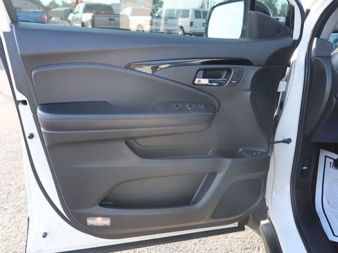 Used 2019 Honda Pilot Touring image 5