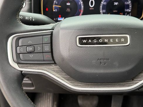 Used 2022 Jeep Wagoneer Series III w/ Premium Group I AWD/4WD image 15