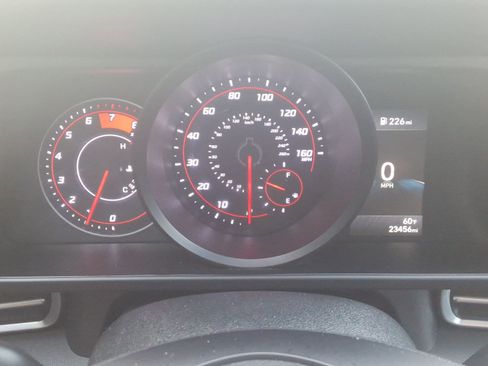 Used 2023 Hyundai Elantra SEL image 14