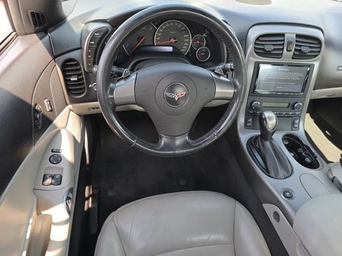 Used 2006 Chevrolet Corvette Convertible w/ Preferred Equipment Group RWD image 2