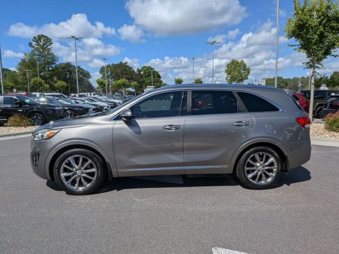 Used 2017 Kia Sorento SX FWD image 6