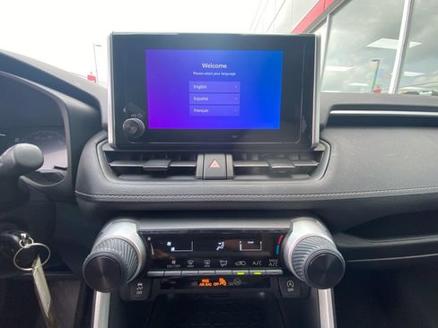 Used 2024 Toyota RAV4 LE AWD/4WD image 20