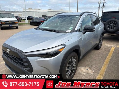 Used 2026 Toyota Corolla Cross XLE FWD image 1