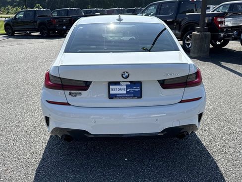 Used 2022 BMW 330i Sedan w/ M Sport Package RWD image 6