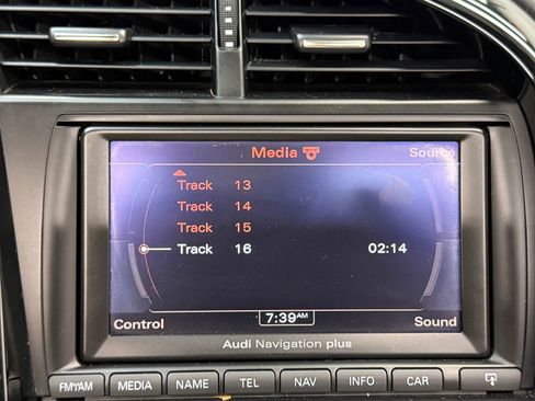 Used 2011 Audi R8 V10 image 25