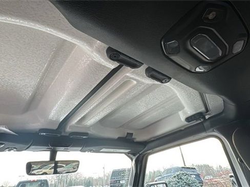 Used 2023 Jeep Gladiator Mojave w/ Cold Weather Group image 12