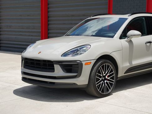 Used 2022 Porsche Macan S AWD/4WD image 2