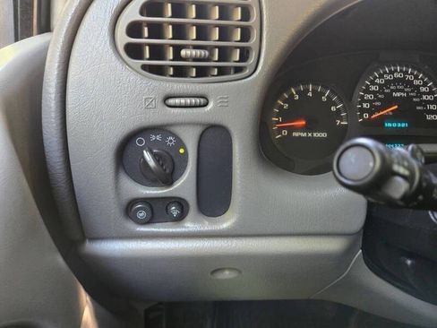 Used 2002 Chevrolet TrailBlazer LS w/ Preferred Equipment Group image 20