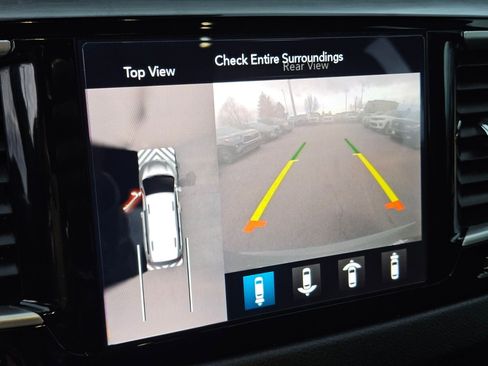 Used 2020 Chrysler Pacifica Touring-L Plus image 25