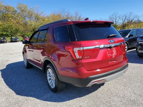 Used 2017 Ford Explorer XLT w/ Equipment Group 202A image 6