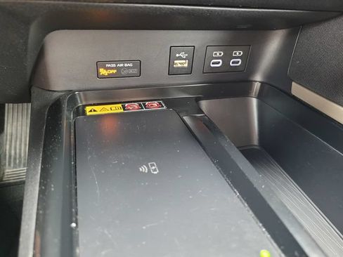 Used 2025 Toyota Camry LE FWD image 25