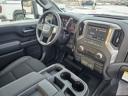 New 2025 GMC Sierra 2500 Pro image 11