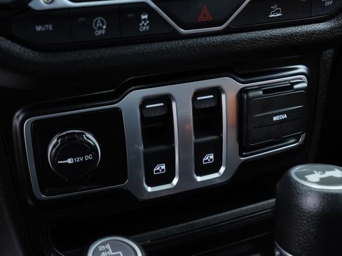 Certified 2026 Jeep Wrangler Sport AWD/4WD image 19