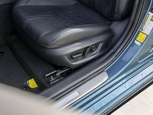 Used 2025 Toyota Camry XSE image 8