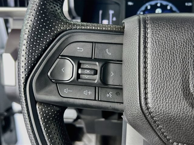 Used 2025 Toyota Tacoma SR5 AWD/4WD image 17