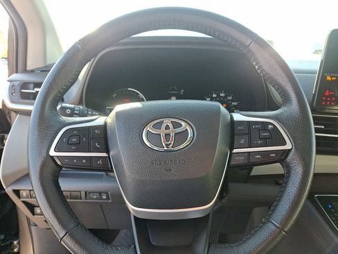 Certified 2024 Toyota Sienna XLE image 24