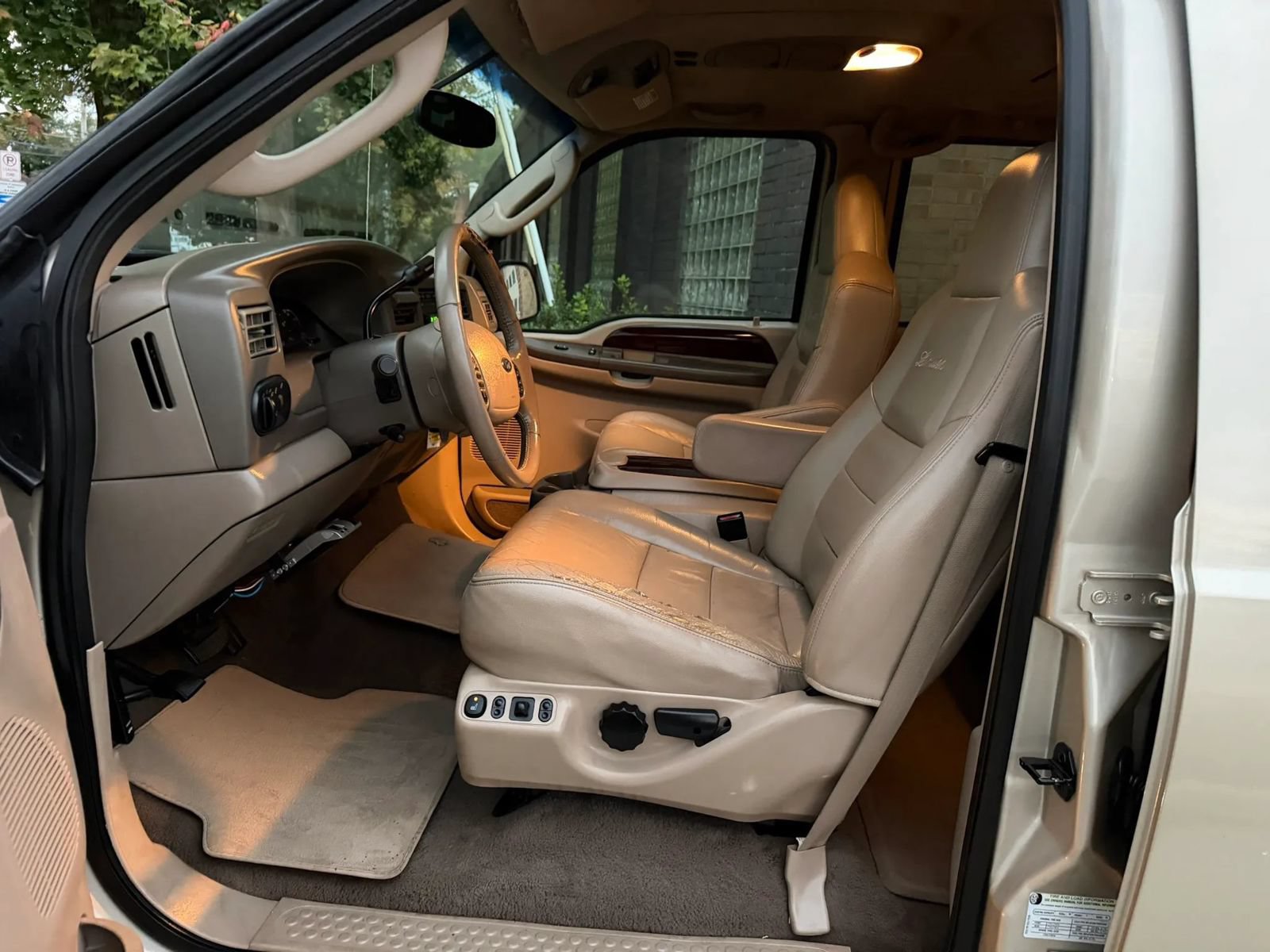 Used 2004 Ford Excursion Limited AWD/4WD image 13