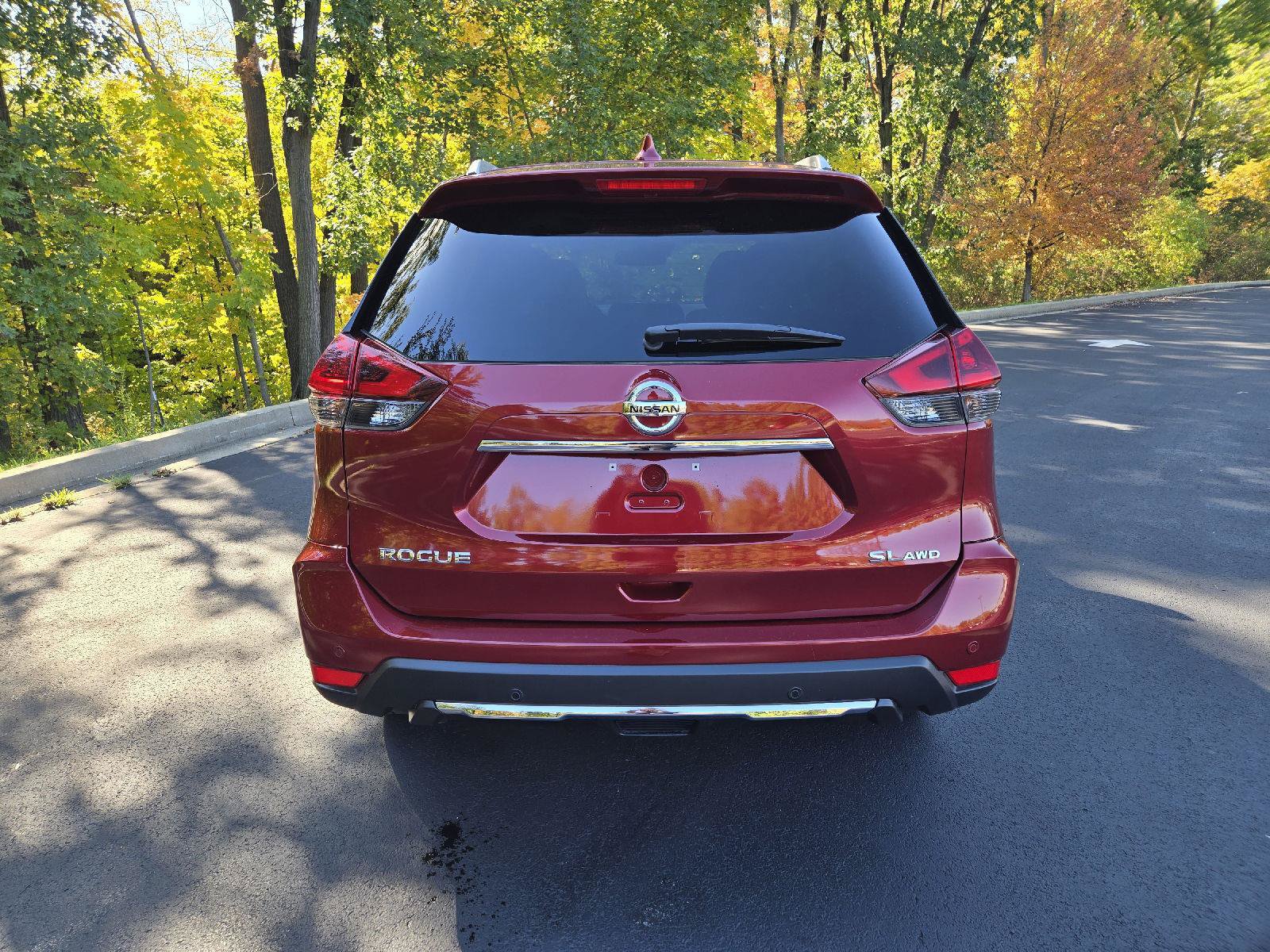 Used 2019 Nissan Rogue SL w/ Premium Package AWD/4WD image 8
