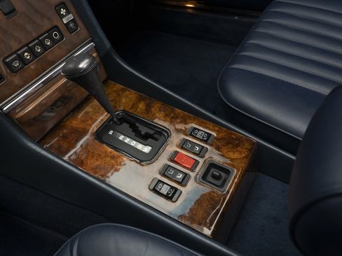 Used 1988 Mercedes-Benz 560 SL image 31