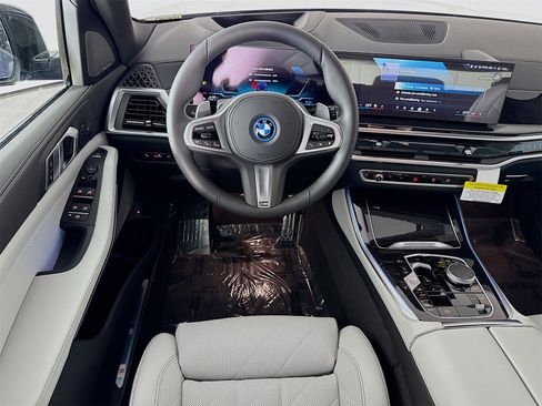 New 2026 BMW X5 xDrive50e w/ M Sport Package image 24