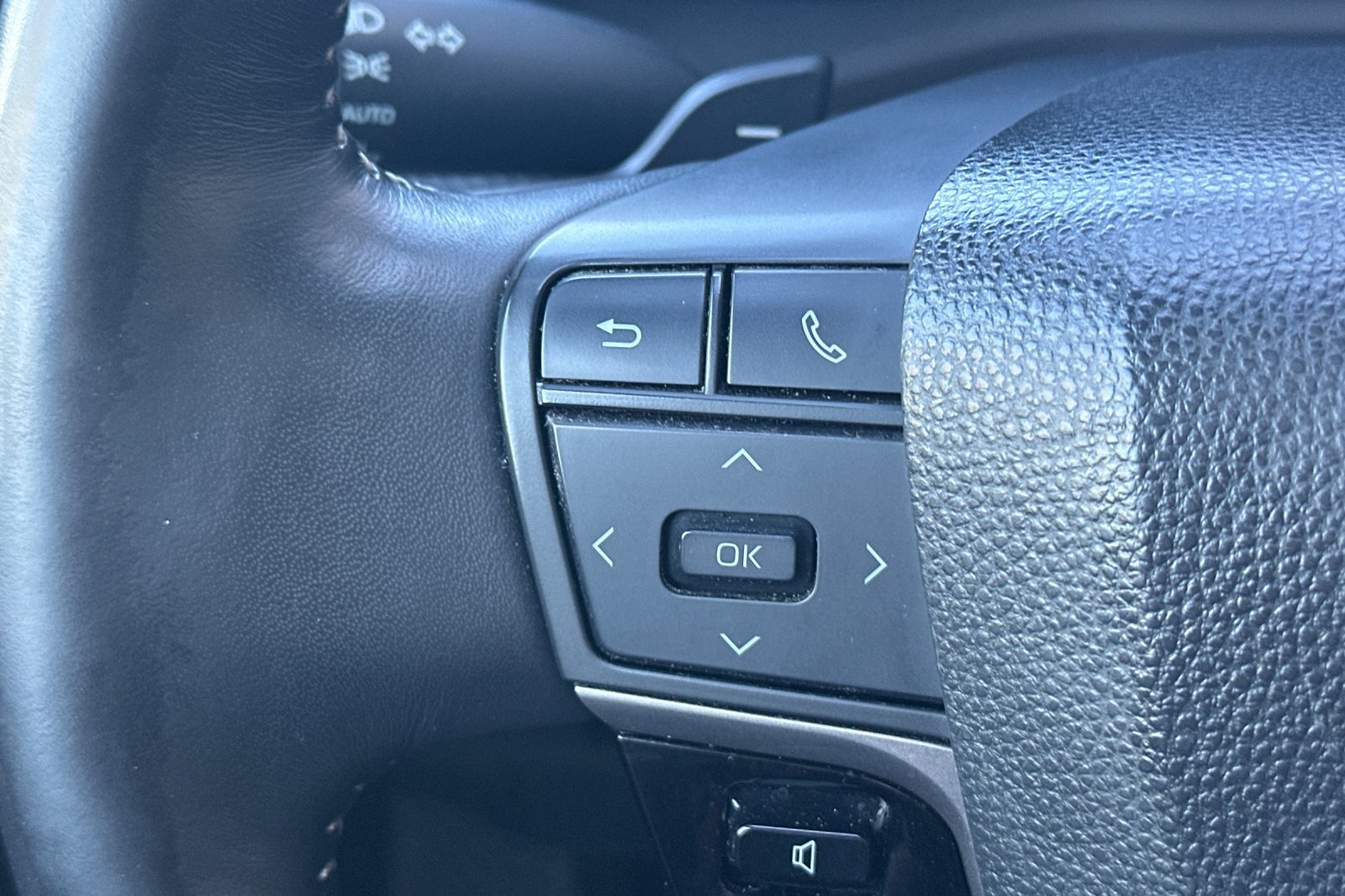 Used 2025 Toyota Camry SE w/ Multimedia Upgrade Package FWD image 26