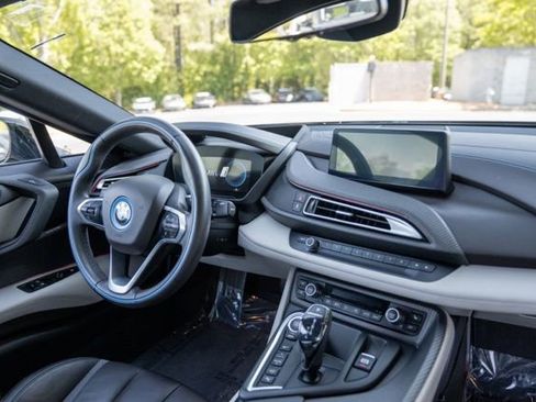 Used 2020 BMW i8 Coupe AWD/4WD image 45