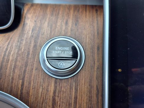Used 2023 Mercedes-Benz C 300 4MATIC Sedan image 36