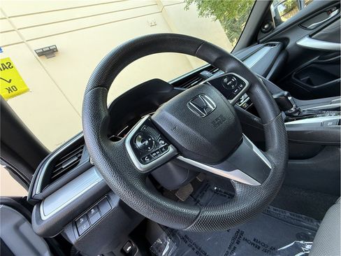 Used 2017 Honda Civic Touring image 8